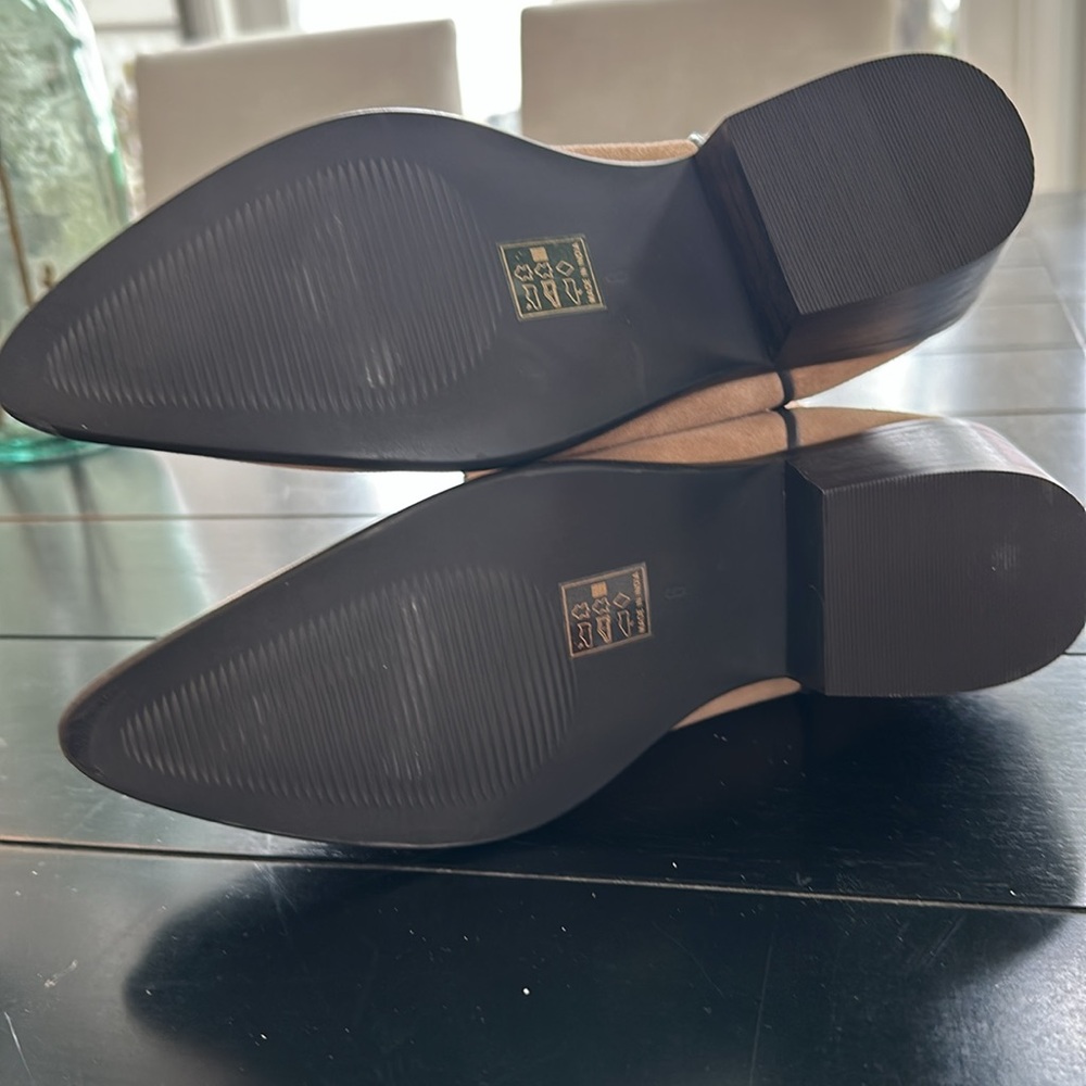Not wearing - Picture 4 of 4